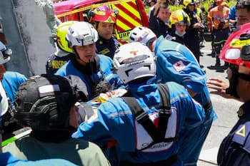Terremoto en Colombia: imágenes de las labores de rescate para salvar a decenas de personas atrapadas bajo los escombros
