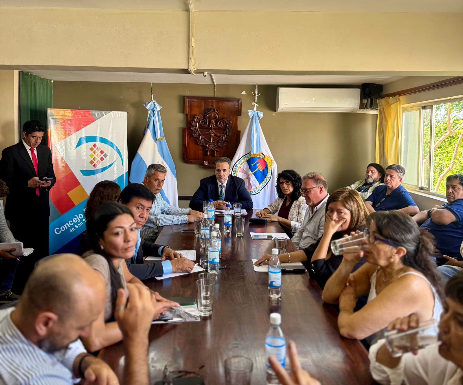 Reunión de la Cámara de Comercio y legisladores comunales por la situación del sector mercantil 