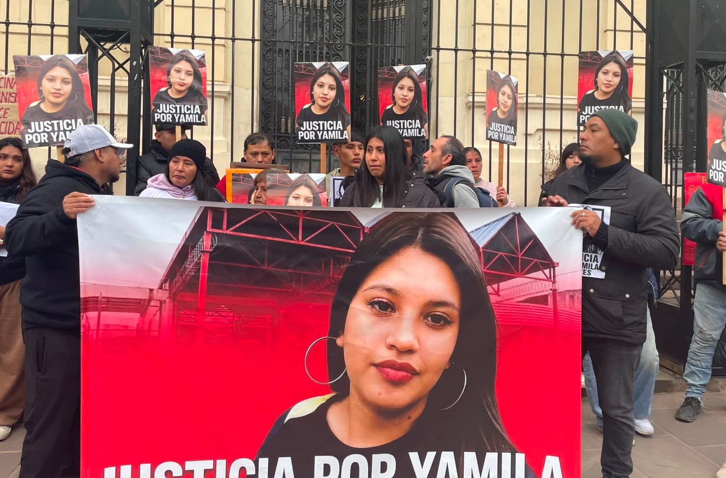 Piden justicia por Yamila Chavez. La joven que perdió  la vida en el hospital de Alto Comedero 