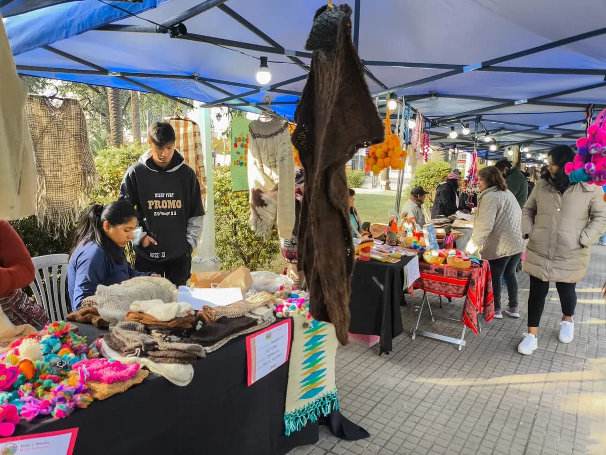 Nueva edición de la Feria y Trueque "Manos Indígenas"