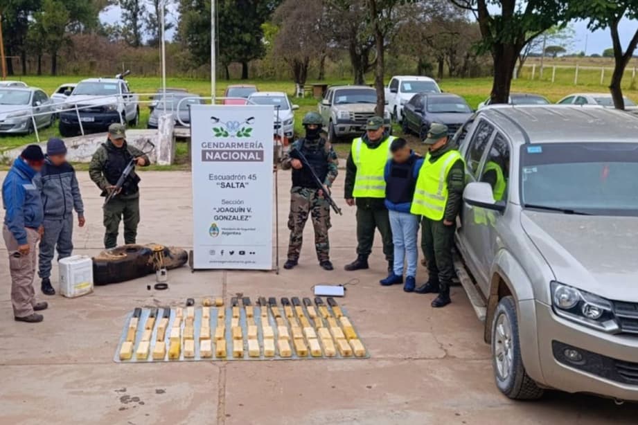 Llevaba 57 kilos de cocaina y quedó detenido 