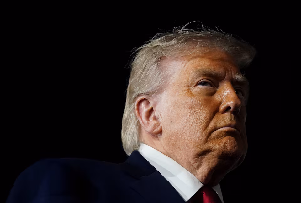 Trump dice que Irán derribó un helicóptero Apache y Estados Unidos debe reaccionar