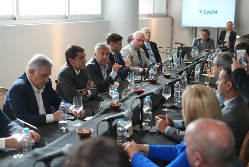 Mesa federal minera en San Juan, con la presencia de Carlos Sadir