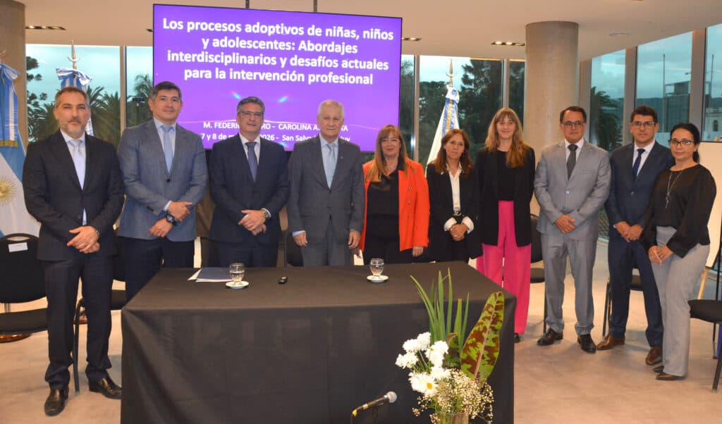Capacitación sobre procesos adoptivos y derechos de los niños