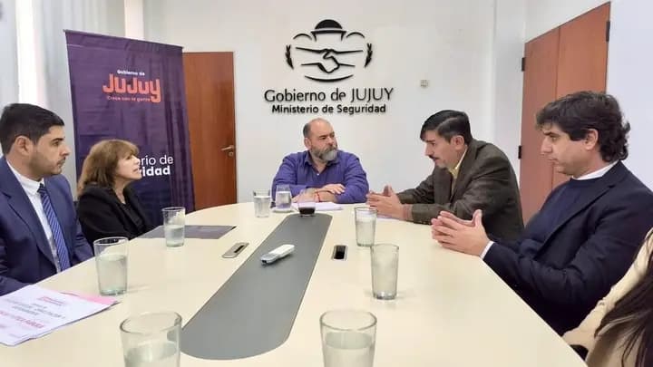 Reunión entre Seguridad y la Oficina Anticorrupción para fortalecer acciones conjuntas
