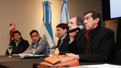 El gobernador ratificó el compromiso con el empleo en el Foro sobre la Ley de Modernización Laboral