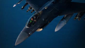 Estados Unidos lanzó la cuarta ola de ataques contra Irán y comenzó el bloqueo naval sobre sus puertos y costas
