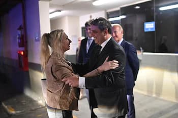Para la reelección no hay “shutdown”: dólares y desorden opositor, la fórmula de Milei