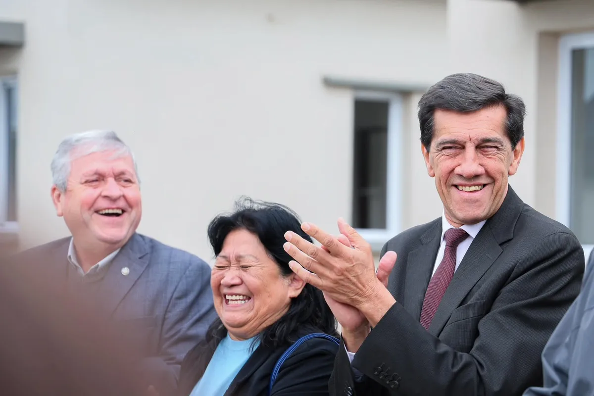 Sadir encabezó la entrega de 40 viviendas en Calilegua financiadas con recursos provinciales