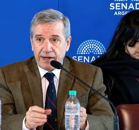 Para el Teniente General (R) Paleo la verdadera revolución es tecnológica 