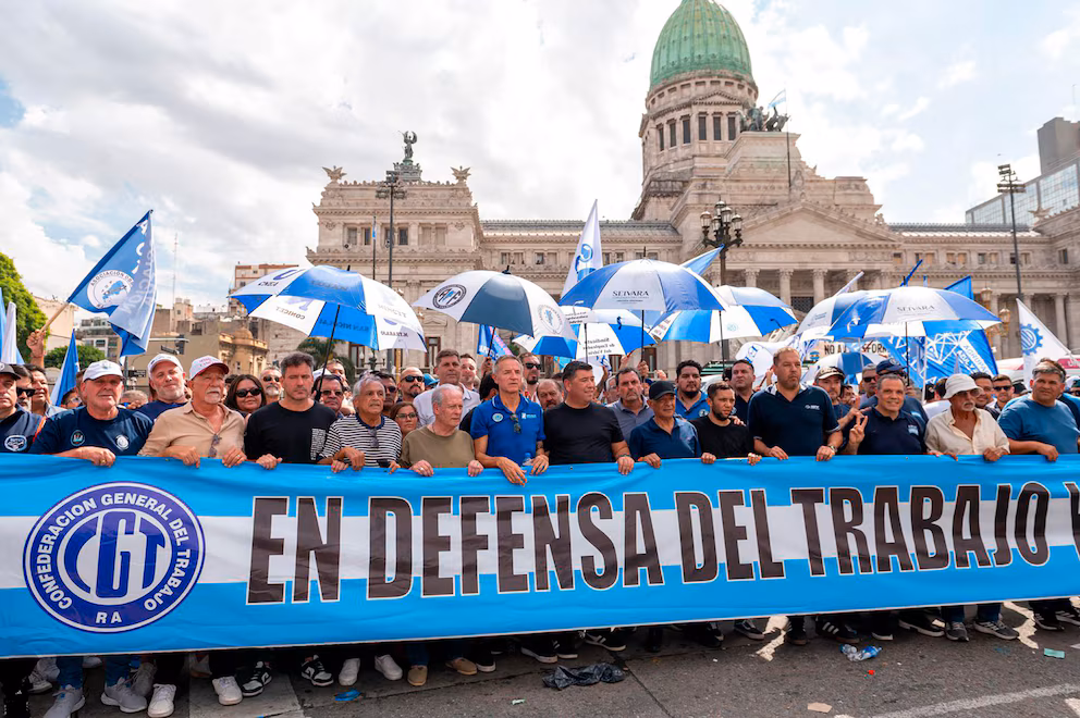 Otro fallo a favor del Gobierno por la reforma laboral: apartaron a la Justicia del Trabajo de la causa