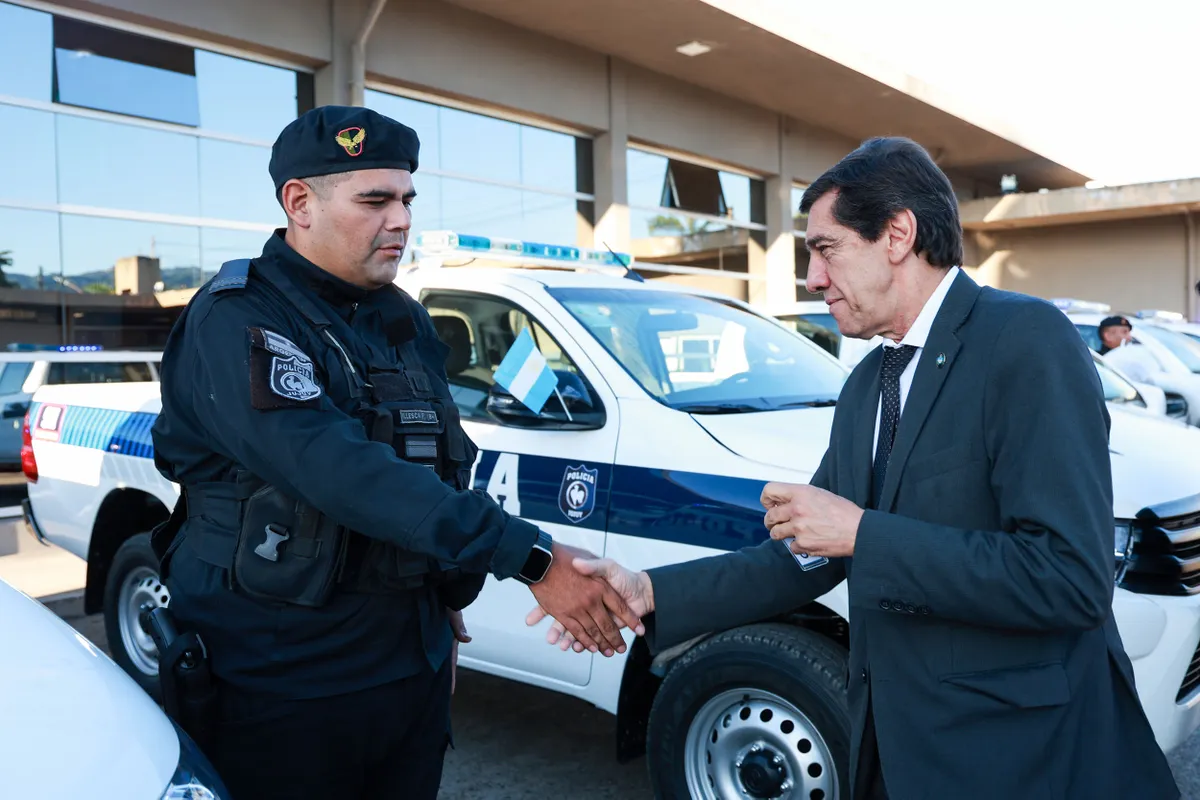 Sadir entregó nuevos vehículos para la Policía de la Provincia