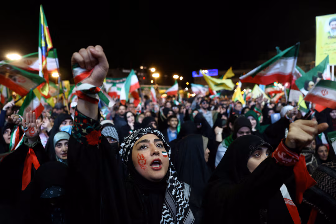 Estallan nuevos combates entre Estados Unidos e Irán, poniendo en duda el alto el fuego