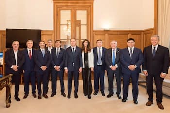 La Casa Rosada negocia con los gobernadores para incorporar colectoras para suspender las PASO